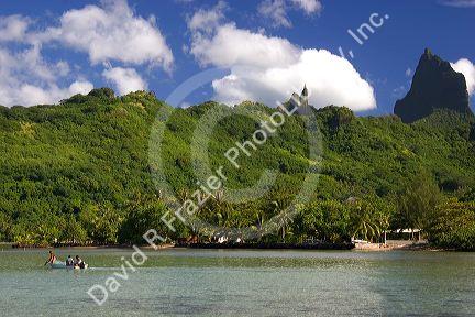 A boat in the lagoon of the island of Moorea.