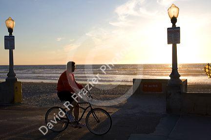 Bicyclist at Mission Beach in San Diego, Southern California, USA.