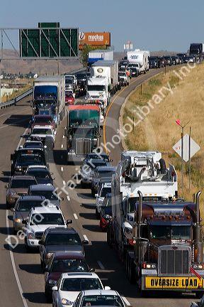 Traffic on Interstate 84 near Boise, Idaho, USA.