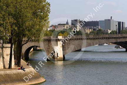 Pont de la Tournelle, arch bridge spanning the river Seine in Paris, France.