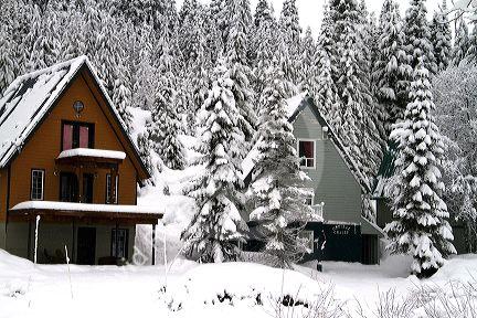 Winter weather at the Snoqualmie Pass summit along Interstate 90 through the Cascade Range in Washington, USA.