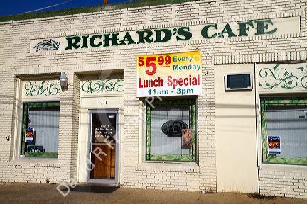 Richard's Cafe, a business in Selma, Alabama, USA.