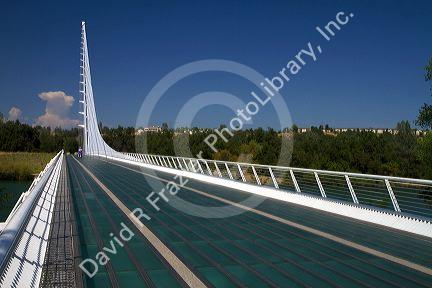 The Sundail Bridge at Turtle Bay spanning the Sacramento River in Redding, California, USA.