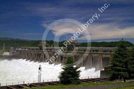 Bonneville Lock and Dam spans the Columbia River between Oregon and Washington, USA.