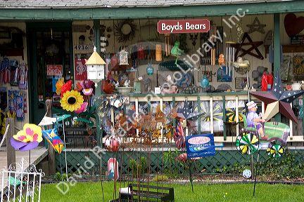 Amish business selling knick knacks at Berlin, Ohio.