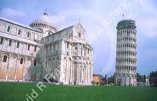 Duomo and leaning tower of Pisa, Italy.