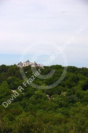 The Cresent Hotel atop a mountain in Eureka Springs, Arkansas.

cresent hotel, hotel, mountain, forest, eureka springs, arkansas, mountain top