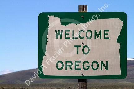 Welcome to Oregon road sign along U.S. Highway 95 at the Idaho/Oregon state border, USA.
