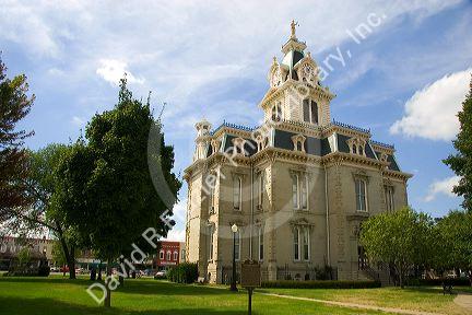 The courthouse in Davis County, Bloomfield, Iowa.