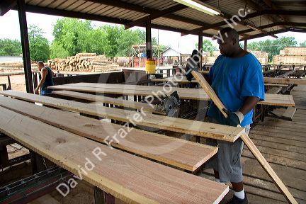Manufacturing kiln dried hardwood lumber in Des Arc, Arkansas.